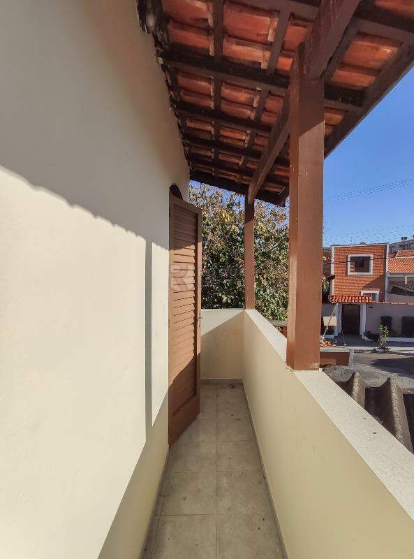 Casa Residencial para aluguel no bairro Vila Santa Lucia: Sacada 