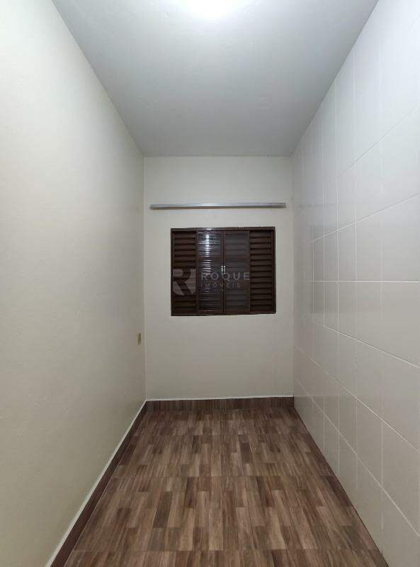 Casa Residencial para aluguel no bairro Vila Santa Lucia: Closet dormitório 1
