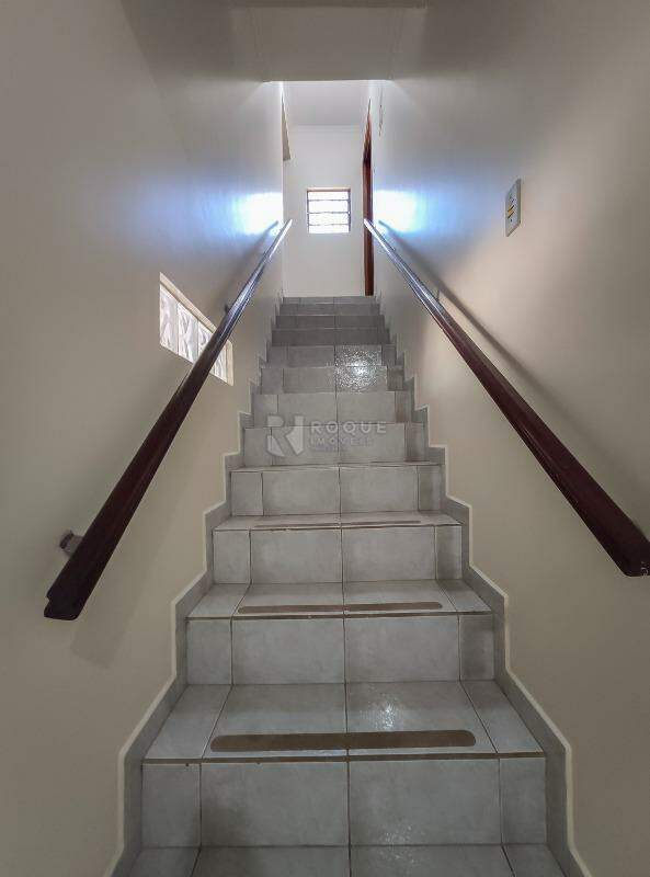 Casa Residencial para aluguel no bairro Vila Santa Lucia: Acesso segundo andar 