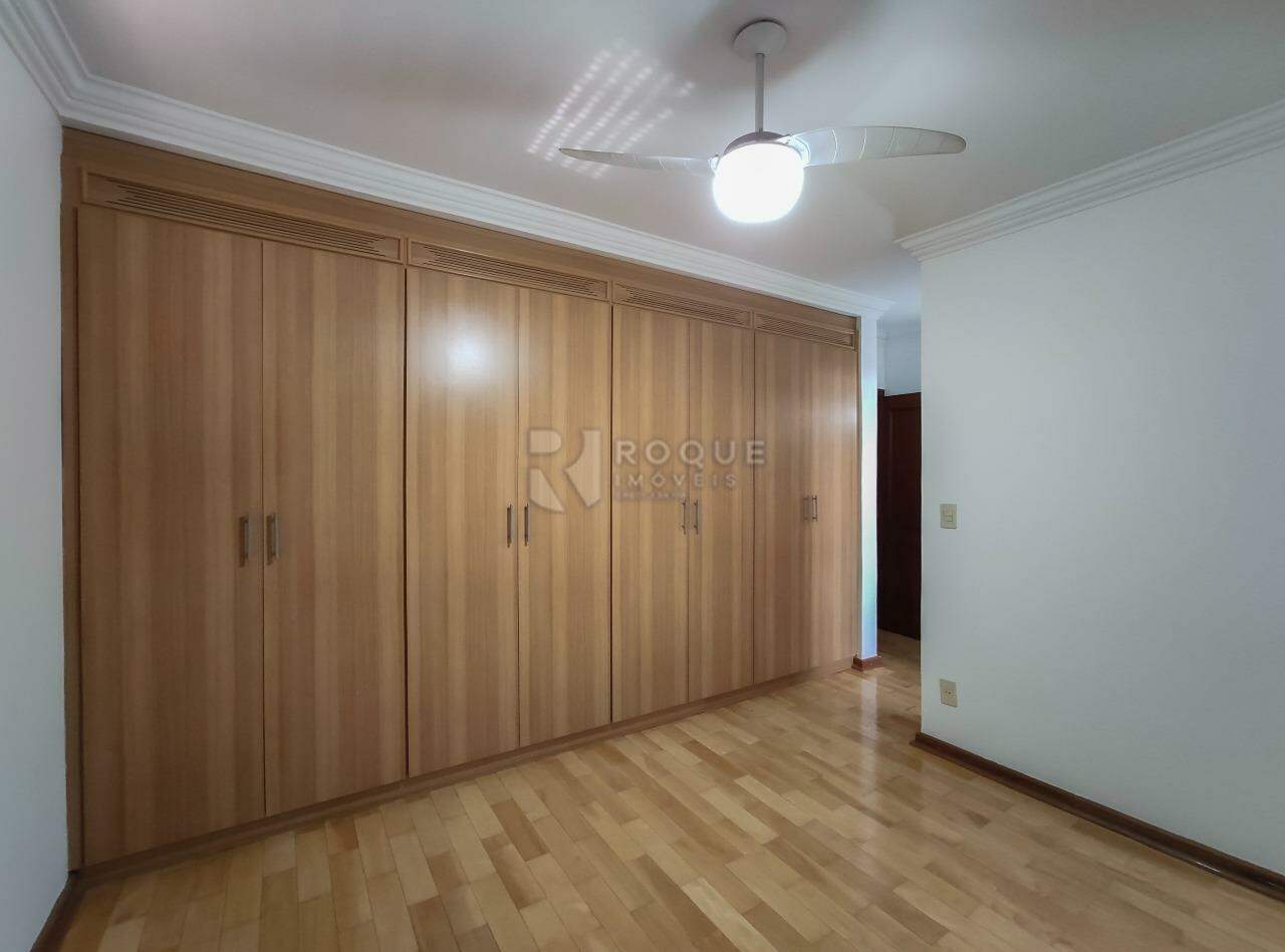 Apartamento para aluguel no bairro Centro: Dormitório 3 suíte