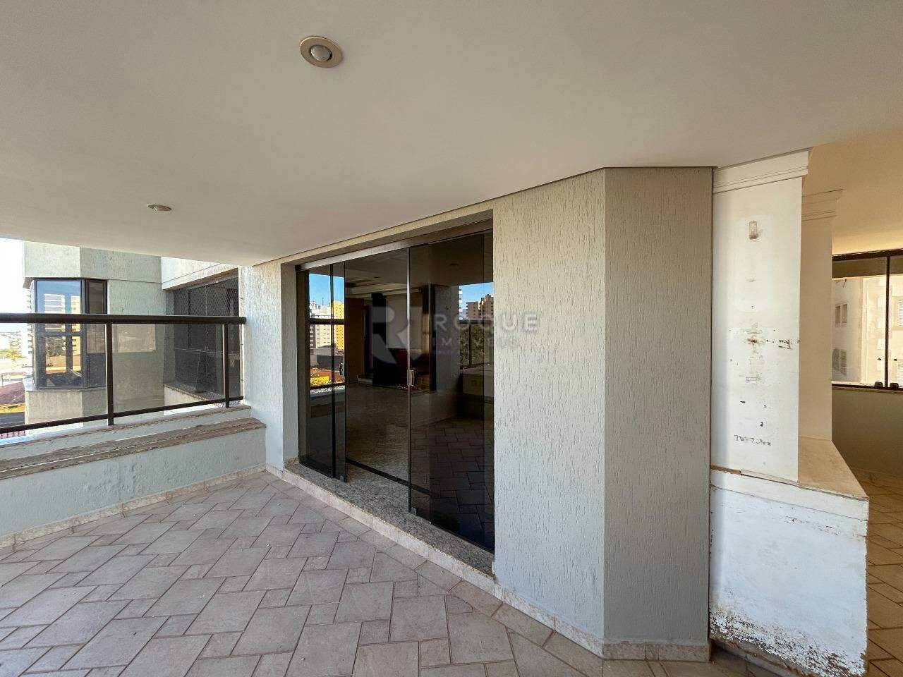 Apartamento para aluguel no bairro Centro: Sacada 