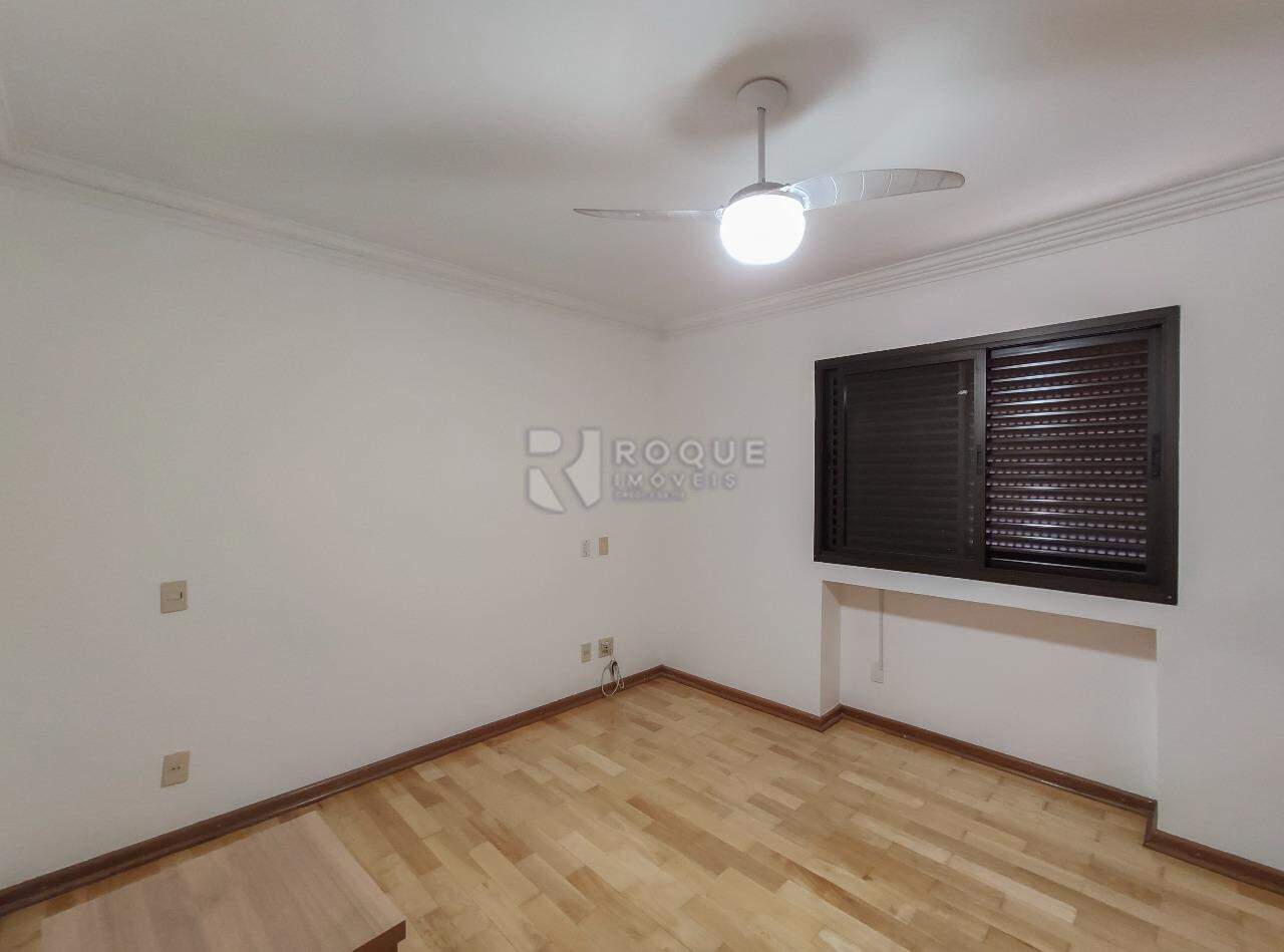 Apartamento para aluguel no bairro Centro: Dormitório 3 suíte
