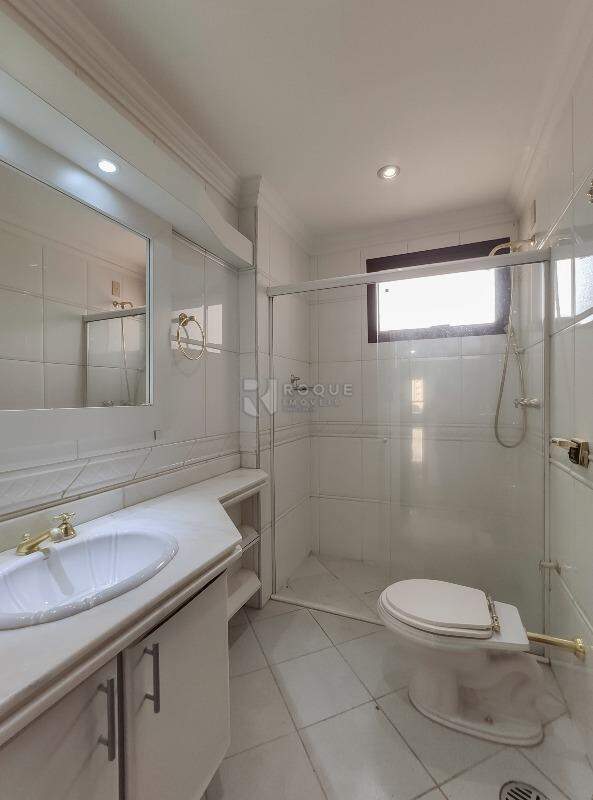 Apartamento para aluguel no bairro Centro: WC suíte
