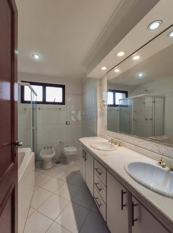 Apartamento para aluguel no bairro Centro: WC suíte