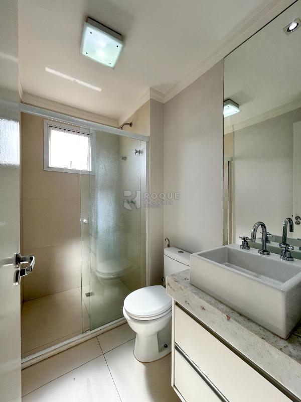 Apartamento para aluguel no bairro Jardim Aquárius: WC suíte 
