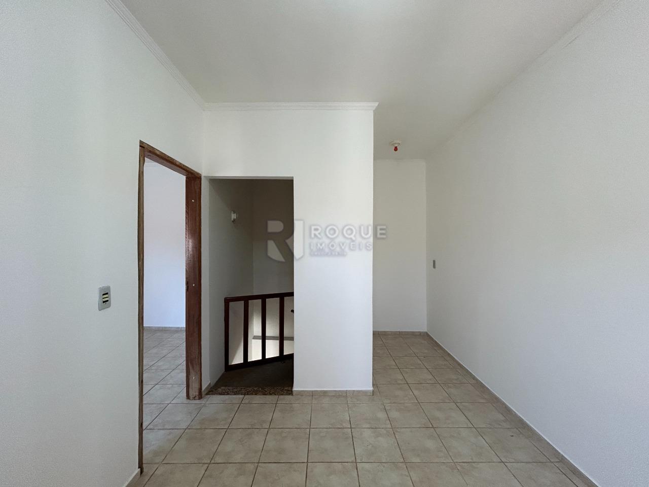 Casa com salão para aluguel no bairro Centro: Dormitório 1 segundo andar