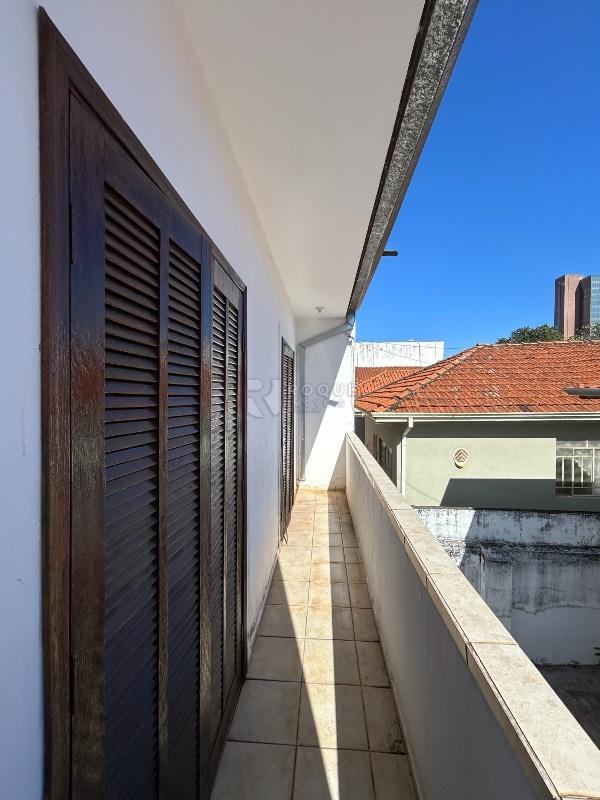 Casa com salão para aluguel no bairro Centro: Sacada 