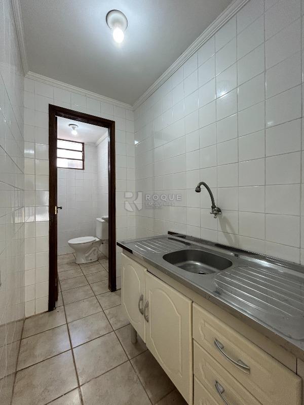 Casa com salão para aluguel no bairro Centro: Copa 