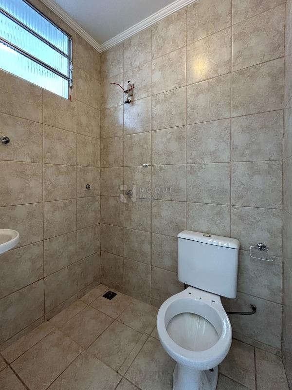 Casa com salão para aluguel no bairro Centro: WC social