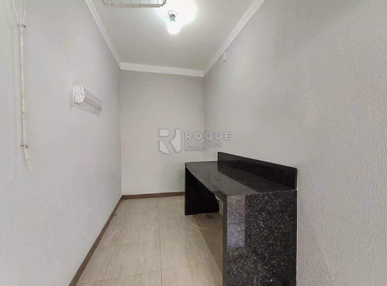 Casa em condomínio para aluguel no bairro Terras de São Bento II: Área de serviço