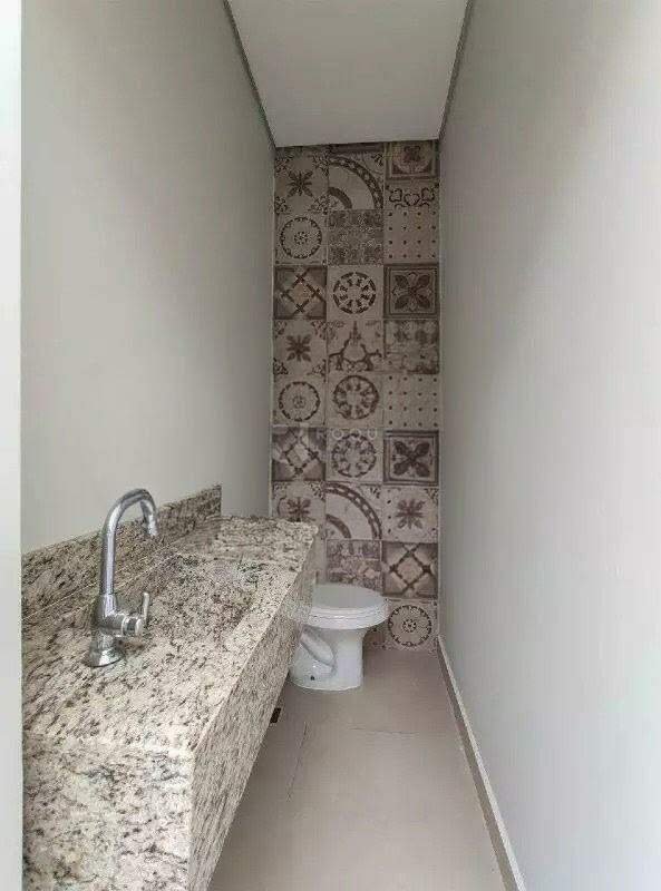Casa em condomínio para aluguel no bairro Terras de São Bento II: Wc externo