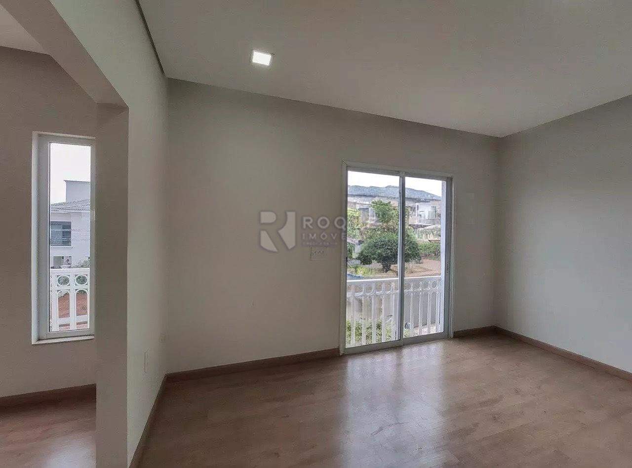 Casa em condomínio para aluguel no bairro Terras de São Bento II: Sala segundo andar