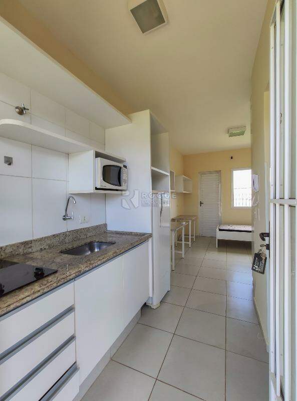 Kitnet para aluguel no bairro Jardim Cidade Universitária I: Cozinha / acesso 