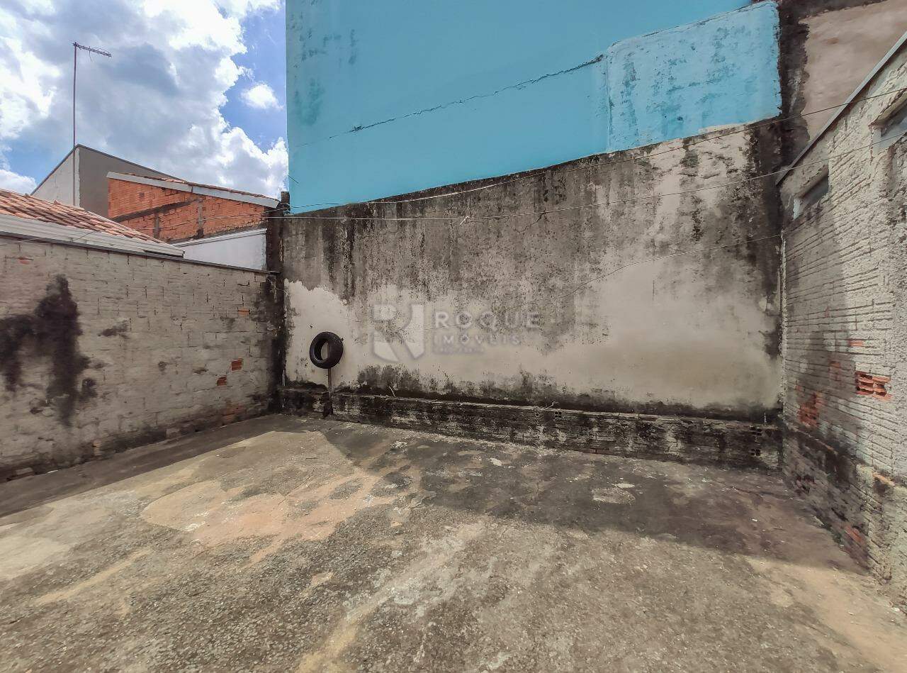 Casa Residencial para aluguel no bairro Jardim da Graminha: Fundo 