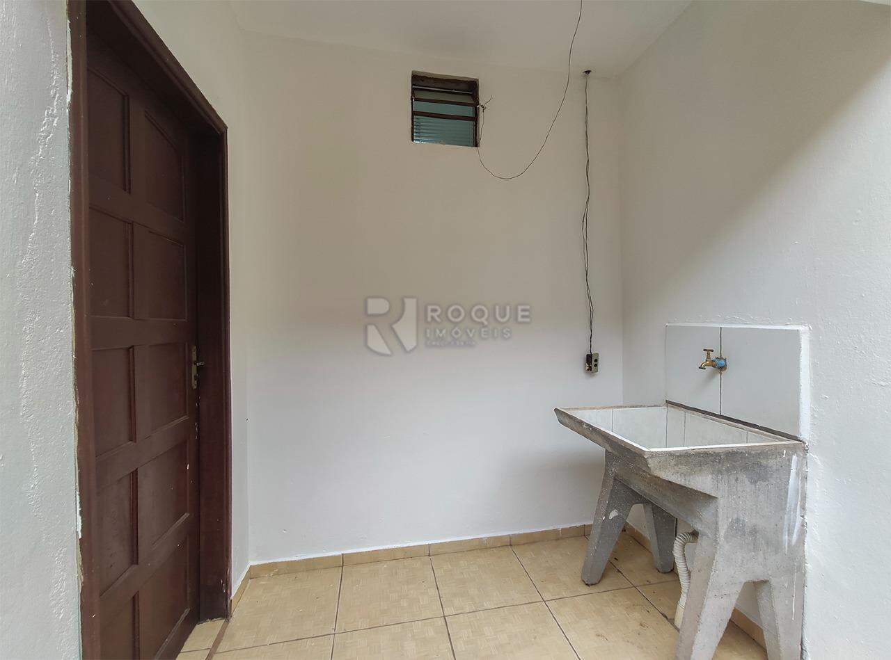 Casa Residencial para aluguel no bairro Jardim da Graminha: Área de serviço 
