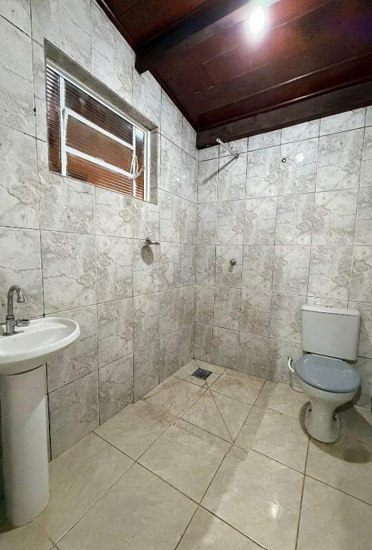 Casa Residencial para aluguel no bairro Jardim Nova Itália: Wc social