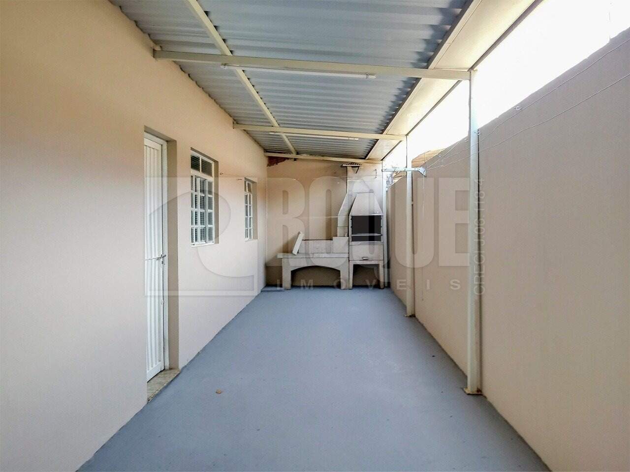 Casa Residencial para aluguel no bairro Jardim Nova Itália: Churrasqueira