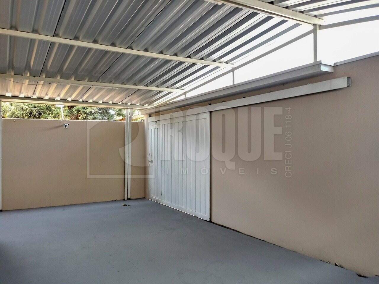 Casa Residencial para aluguel no bairro Jardim Nova Itália: Garagem
