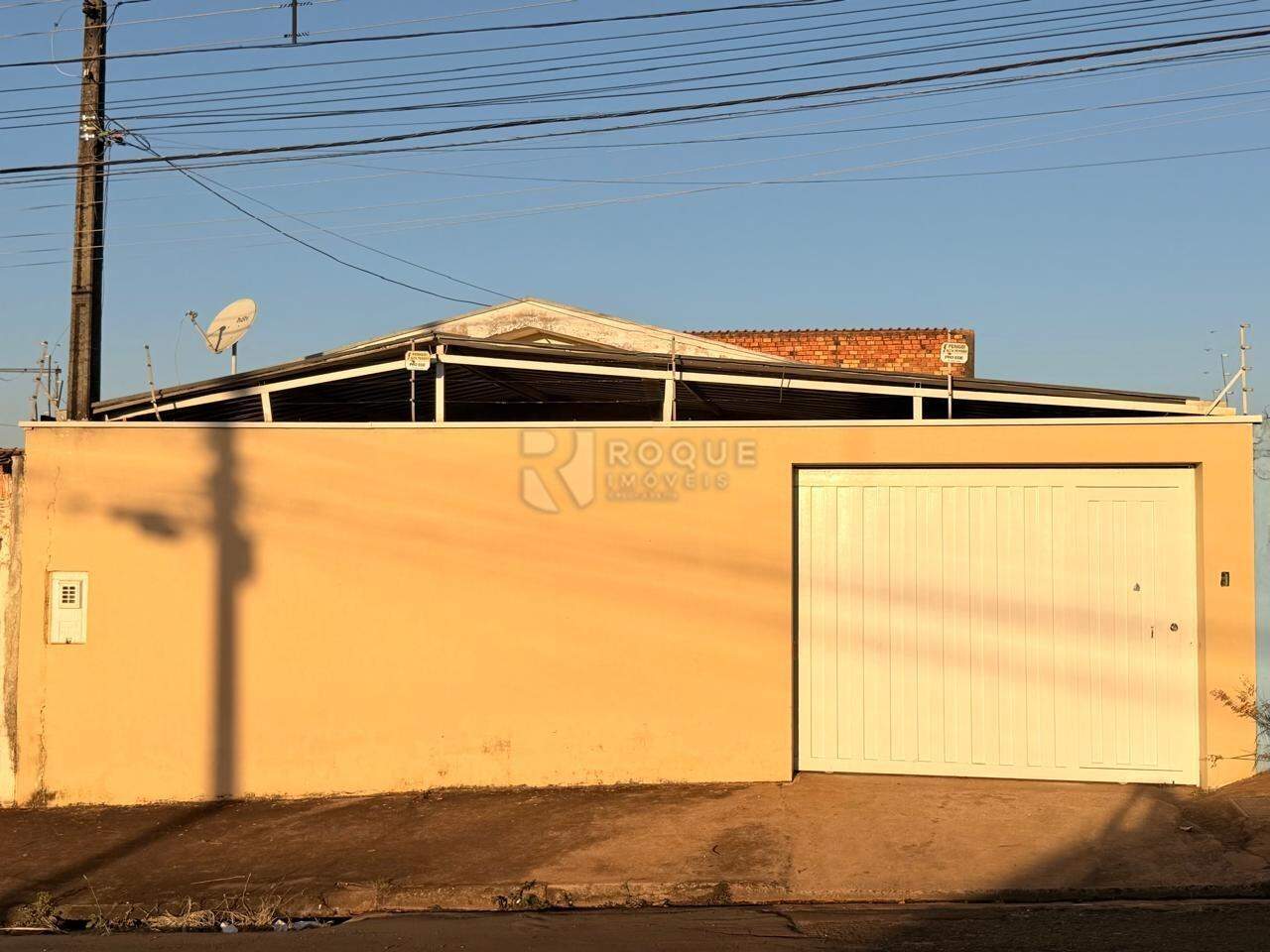 Casa Residencial para aluguel no bairro Jardim Nova Itália: Fachada