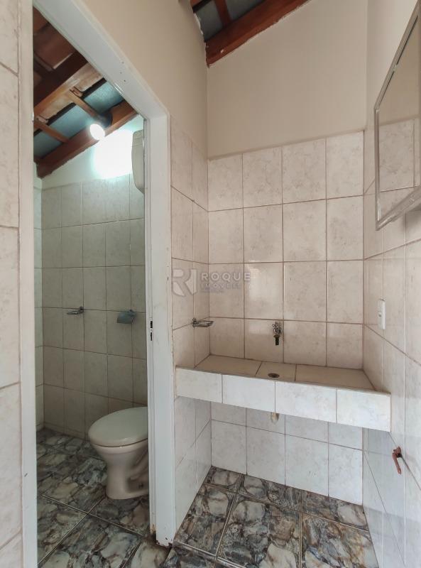 Casa Residencial para aluguel no bairro Jardim Bandeirantes: Lavabo / WC externo 