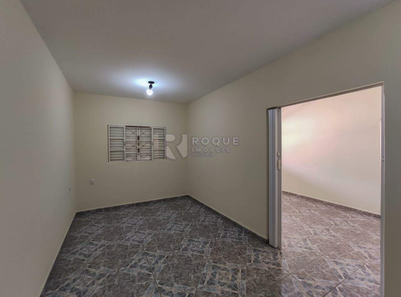Casa Residencial para aluguel no bairro Jardim Bandeirantes: Dormitório 1 suíte 