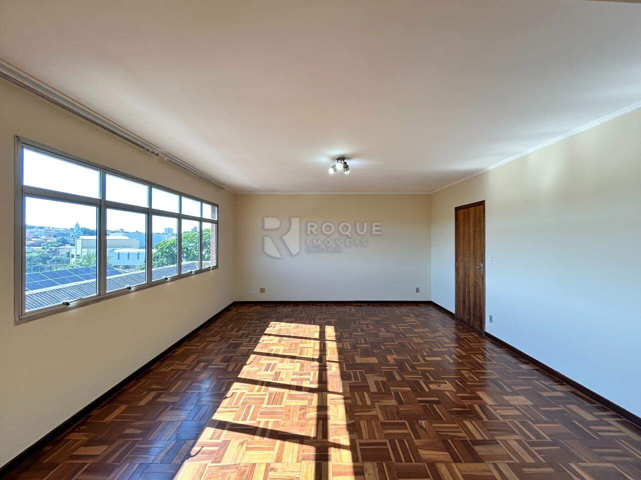 Apartamento para aluguel no bairro Centro: Sala 