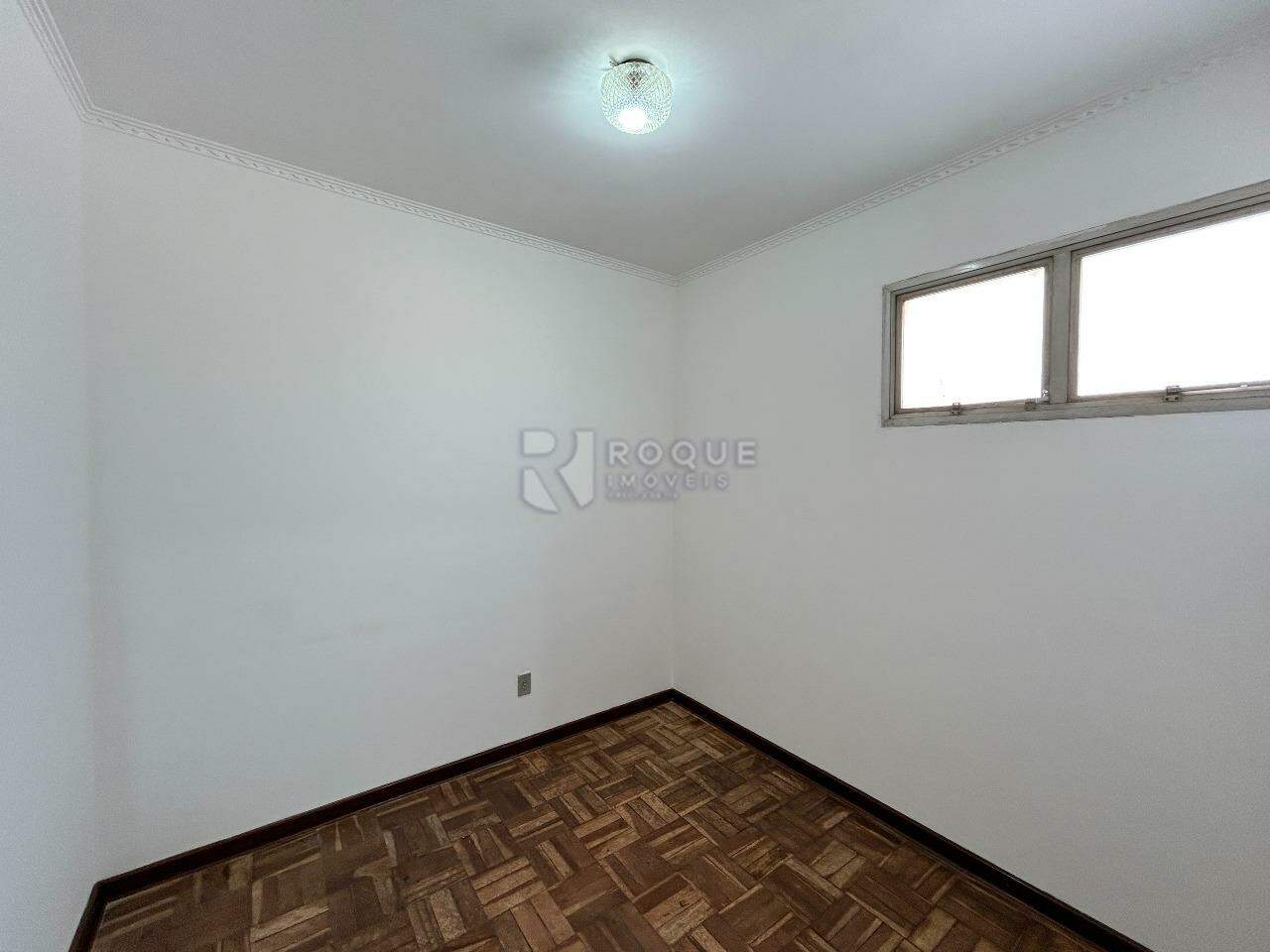 Apartamento para aluguel no bairro Centro: Dormitório fundo 