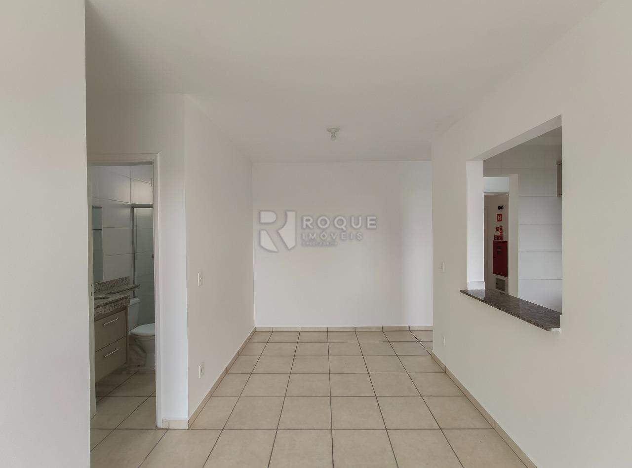 Apartamento para aluguel no bairro Vila Camargo: Sala 