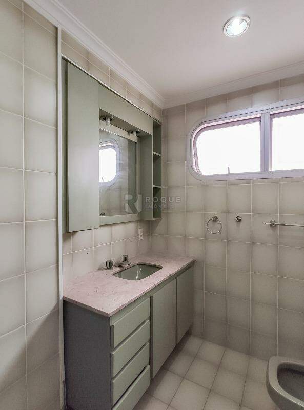 Apartamento para aluguel no bairro Centro: WC social