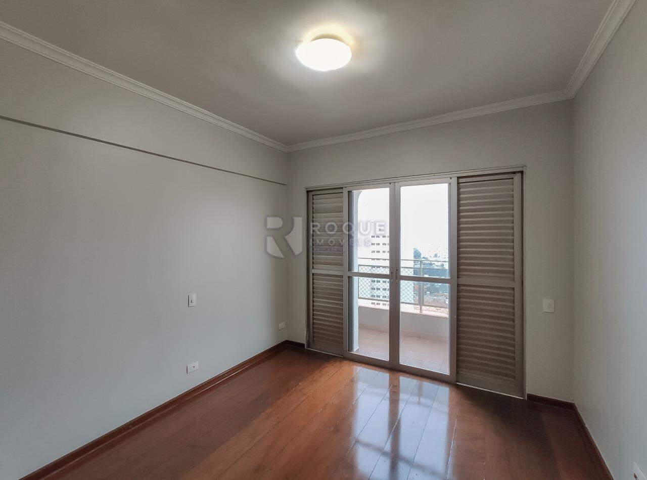 Apartamento para aluguel no bairro Centro: Dormitório 3 suíte