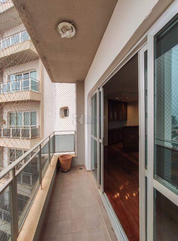 Apartamento para aluguel no bairro Centro: Sacada 