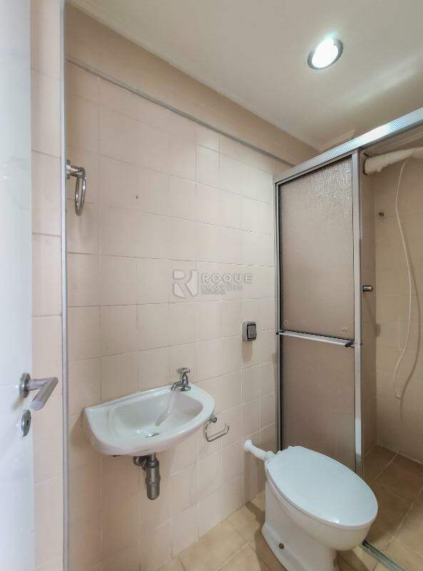 Apartamento para aluguel no bairro Centro: WC fundo