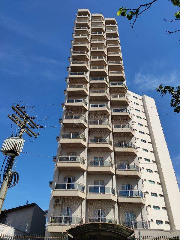 Apartamento para aluguel no bairro Centro: Prédio