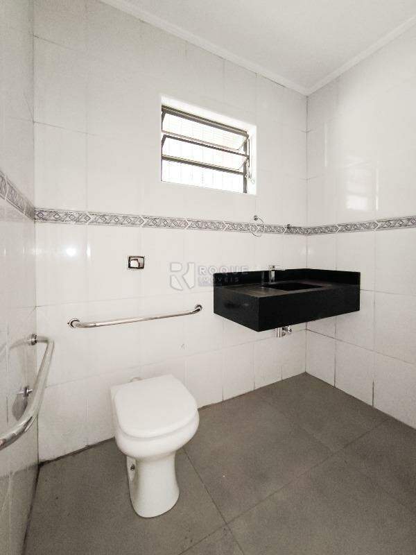 Barracão/Galpão para aluguel no bairro Vila Piza: Sanitário 02