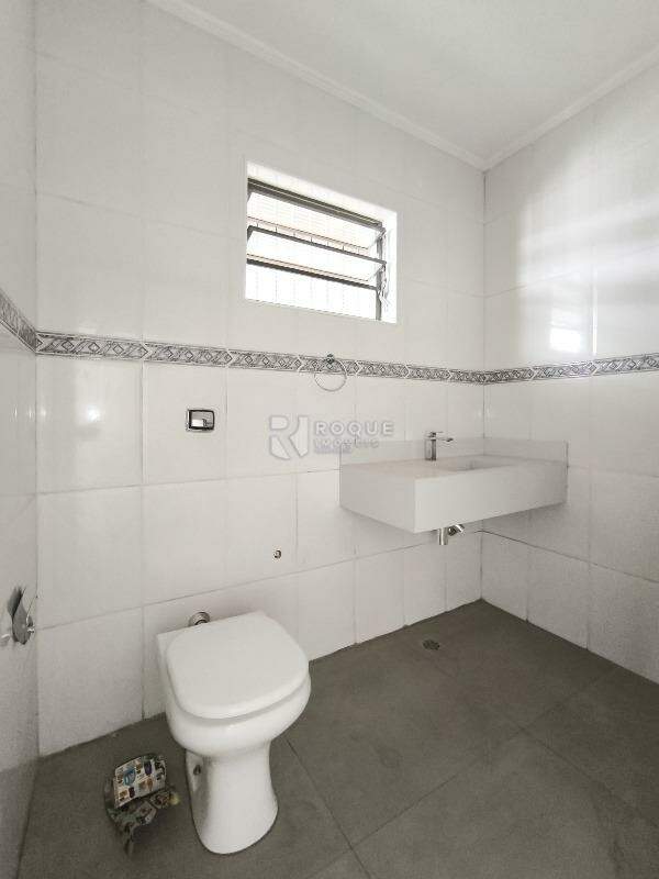 Barracão/Galpão para aluguel no bairro Vila Piza: Sanitário 01