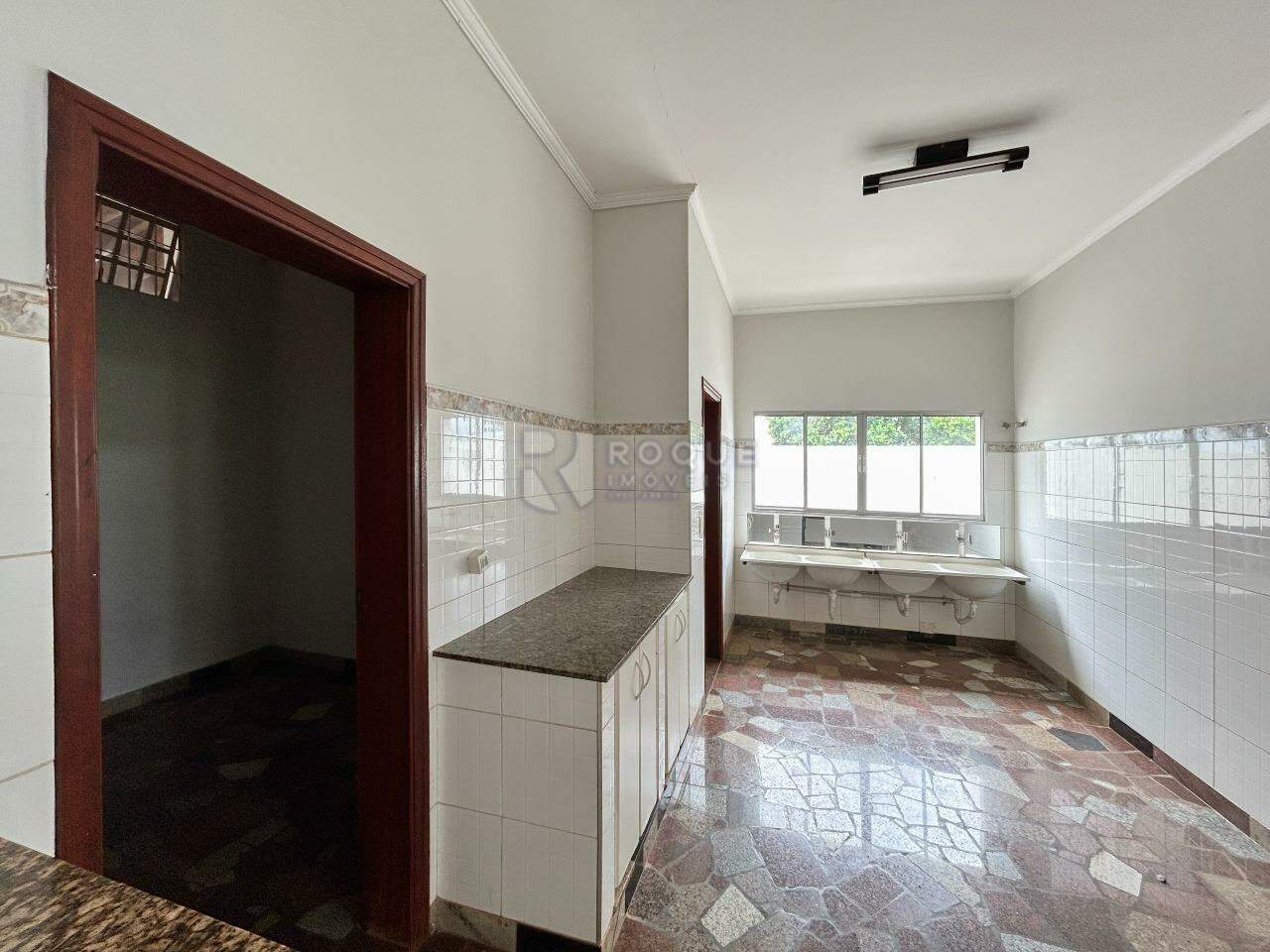 Casa Comercial para aluguel no bairro Jardim Paulista: Área de serviço