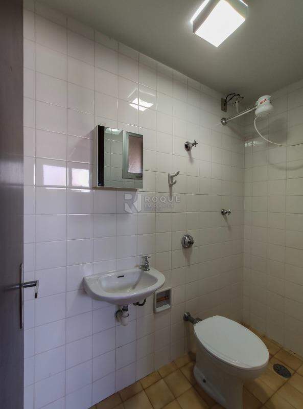 Apartamento para aluguel no bairro Centro: WC fundo 