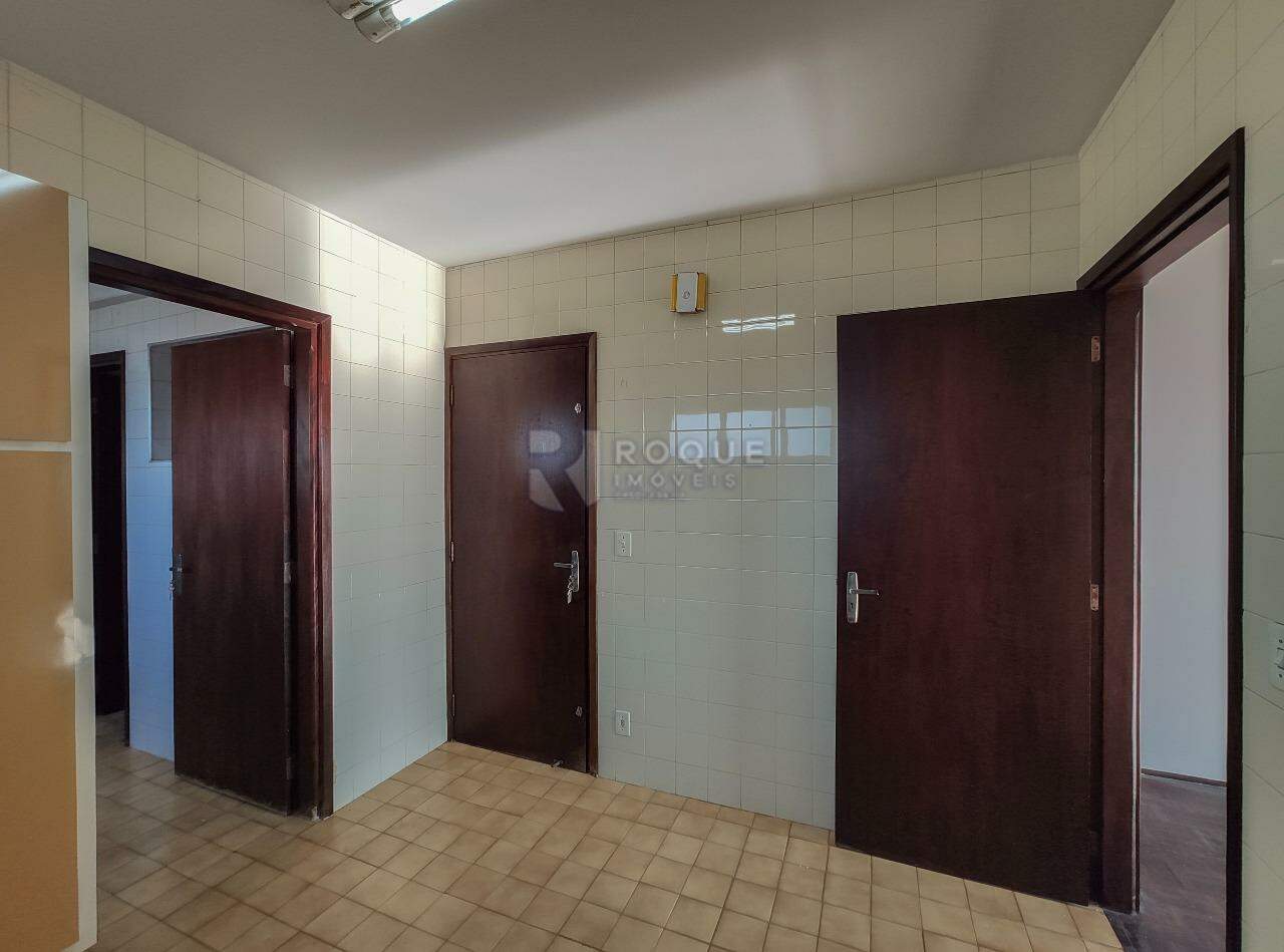 Apartamento para aluguel no bairro Centro: Cozinha 