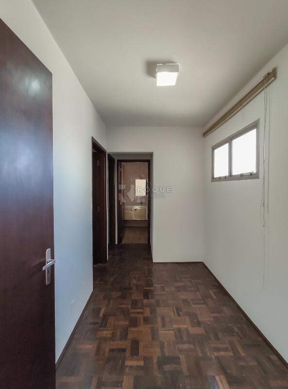 Apartamento para aluguel no bairro Centro: Hall 
