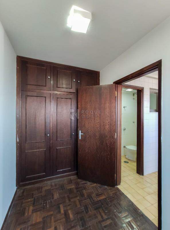 Apartamento para aluguel no bairro Centro: Dormitório fundo 