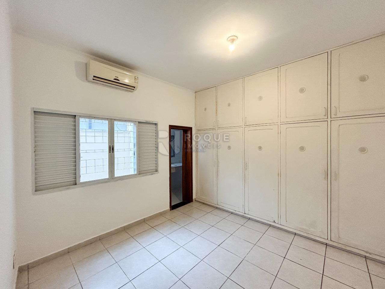 Casa Residencial para aluguel no bairro Centro: Dormitório 3 suíte