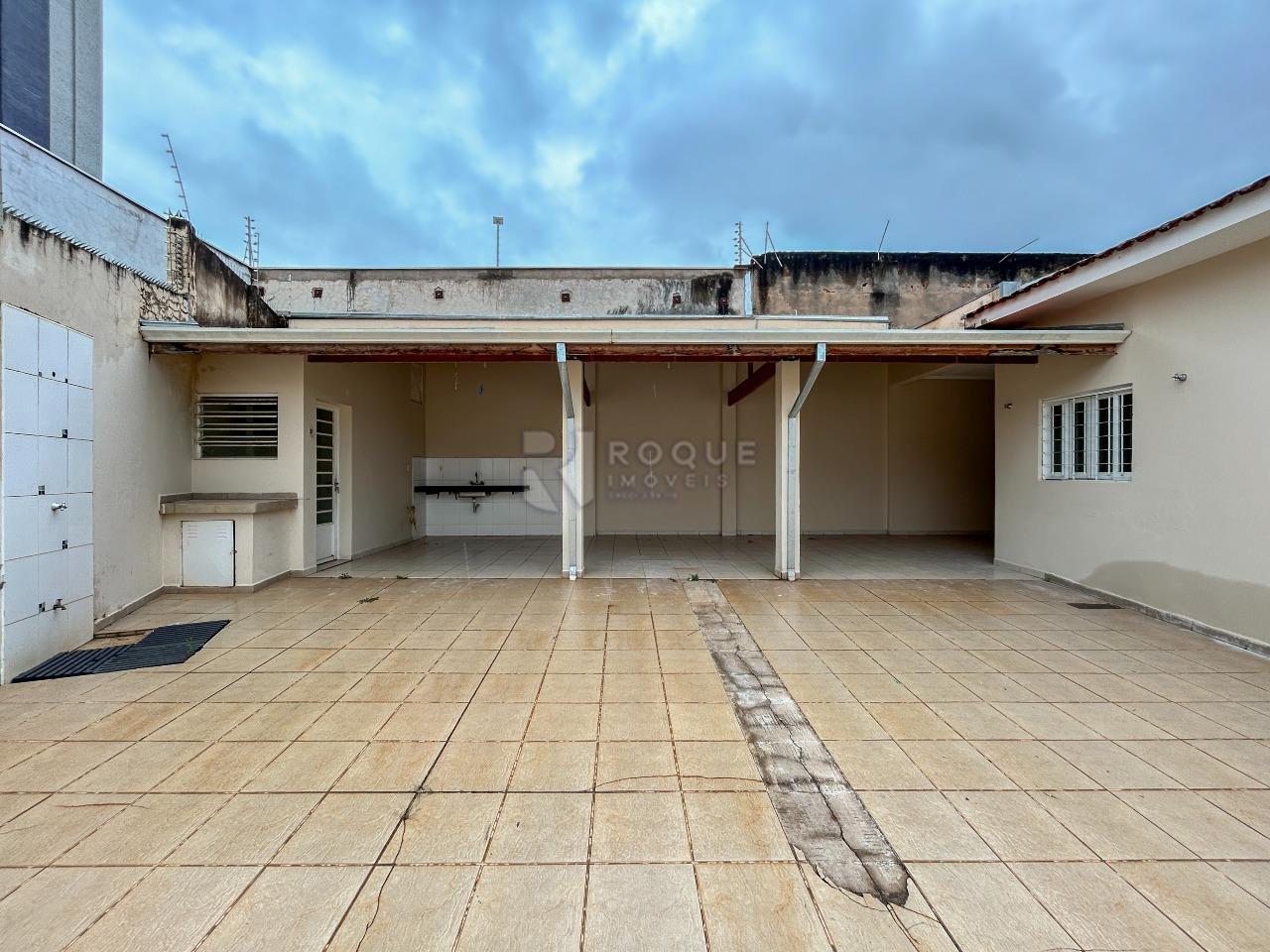 Casa Residencial para aluguel no bairro Centro: Área externa