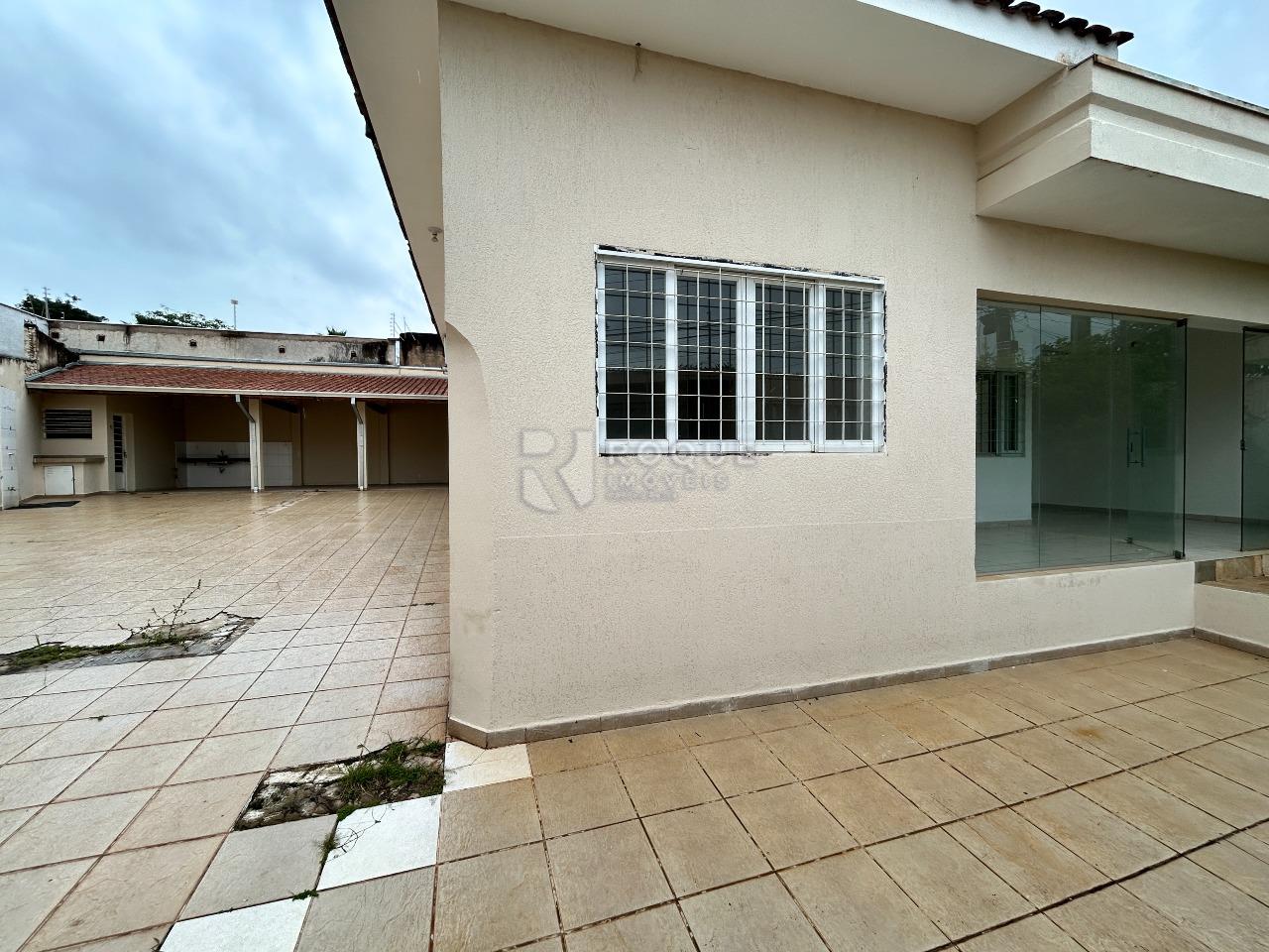 Casa Residencial para aluguel no bairro Centro: Área da frente