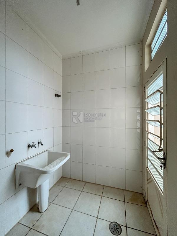 Casa Residencial para aluguel no bairro Centro: Área de serviço