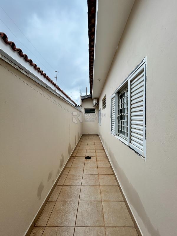 Casa Residencial para aluguel no bairro Centro: Corredor 2