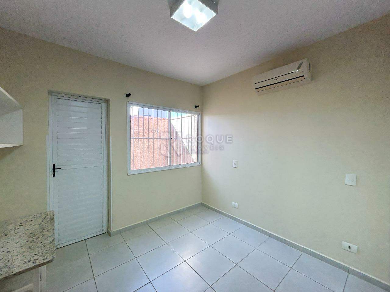Kitnet para aluguel no bairro Jardim Cidade Universitária I: Dormitório