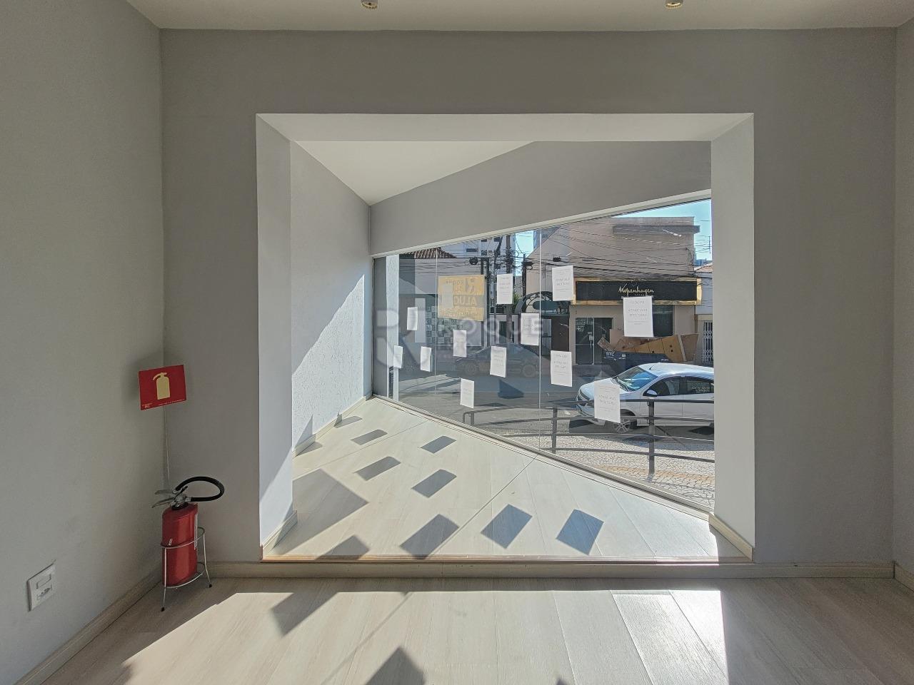 Casa Comercial para aluguel no bairro Centro: Sala 2