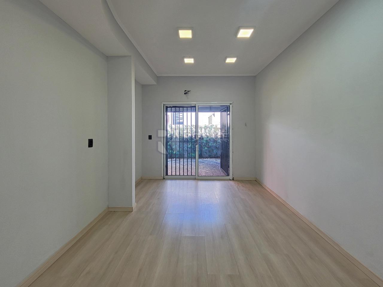 Casa Comercial para aluguel no bairro Centro: Sala 7