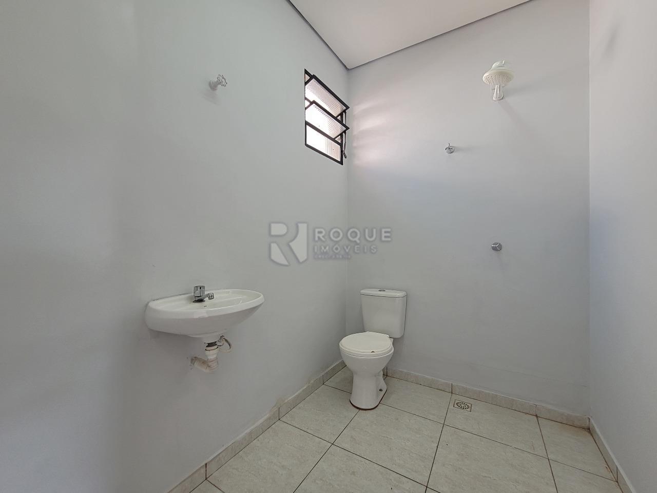 Casa Comercial para aluguel no bairro Centro: Wc 1 edícula