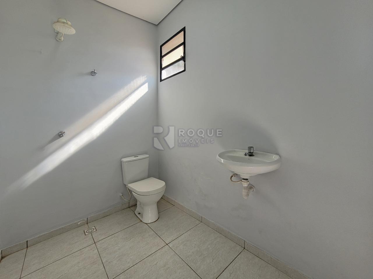 Casa Comercial para aluguel no bairro Centro: Wc 2 edícula